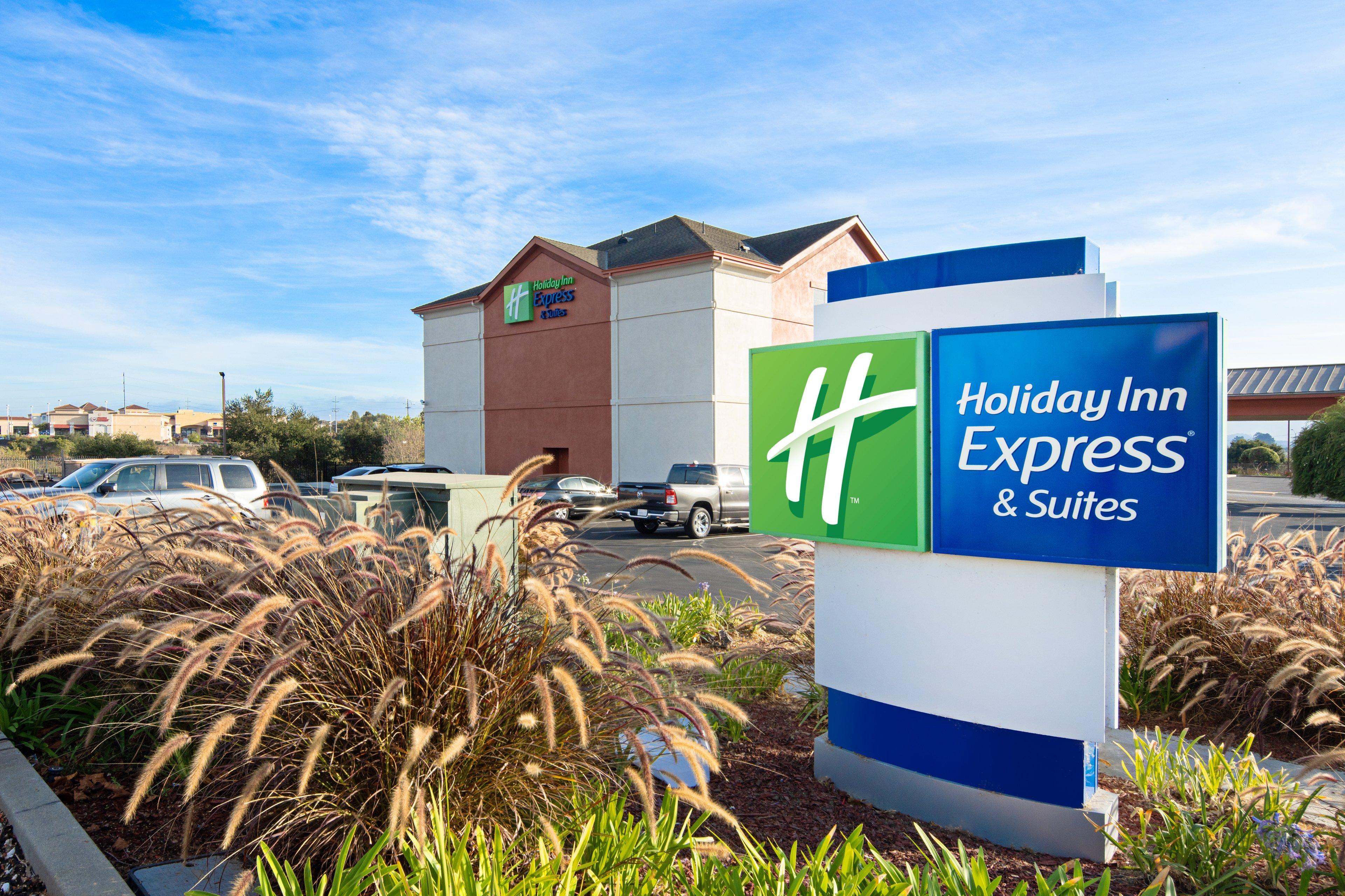 Holiday Inn Express & Suites Watsonville By Ihg Eksteriør billede