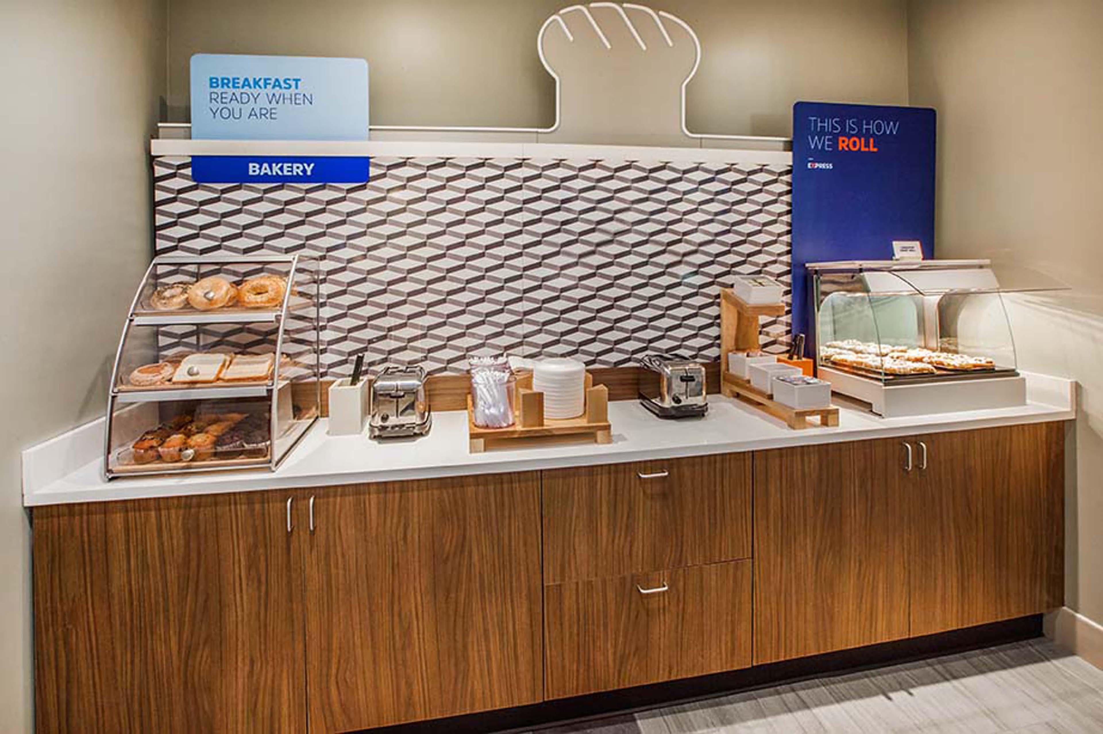 Holiday Inn Express & Suites Watsonville By Ihg Eksteriør billede