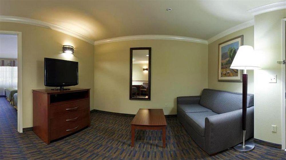 Holiday Inn Express & Suites Watsonville By Ihg Eksteriør billede