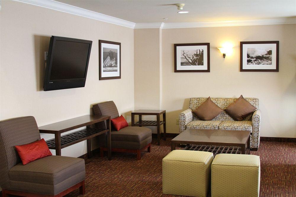 Holiday Inn Express & Suites Watsonville By Ihg Eksteriør billede