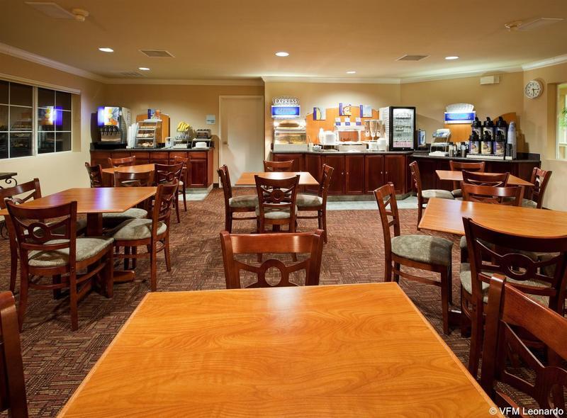 Holiday Inn Express & Suites Watsonville By Ihg Eksteriør billede