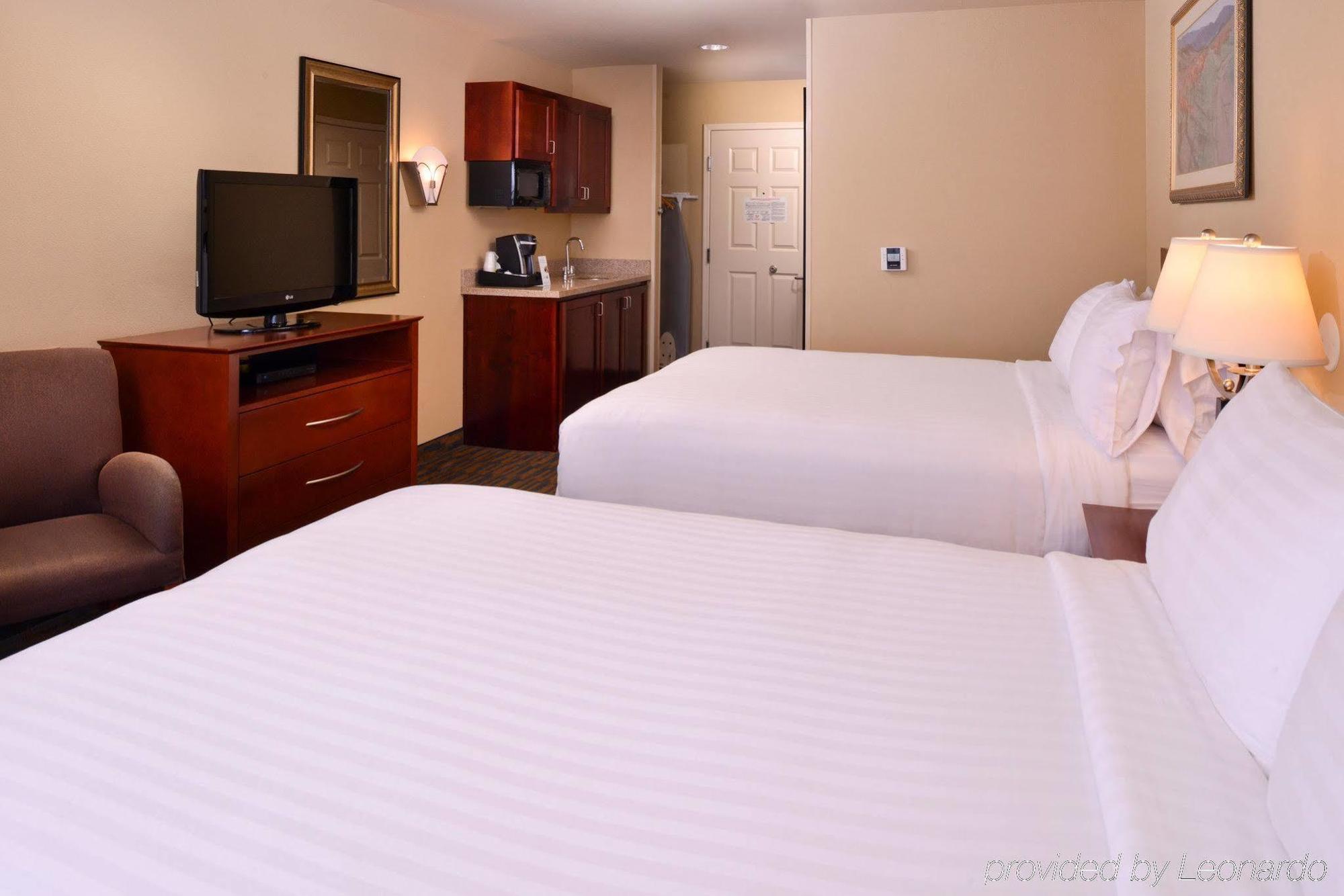 Holiday Inn Express & Suites Watsonville By Ihg Eksteriør billede