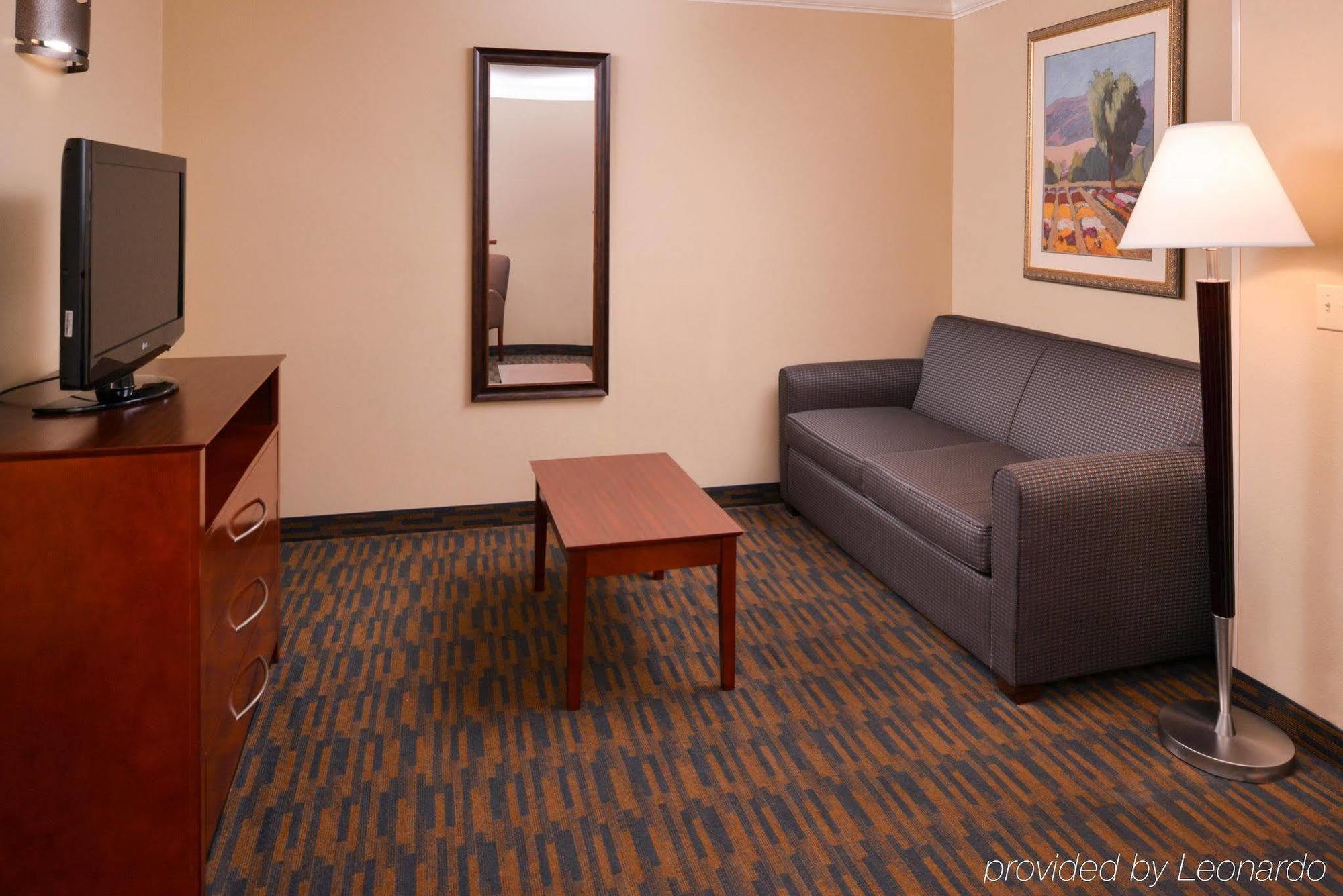 Holiday Inn Express & Suites Watsonville By Ihg Eksteriør billede