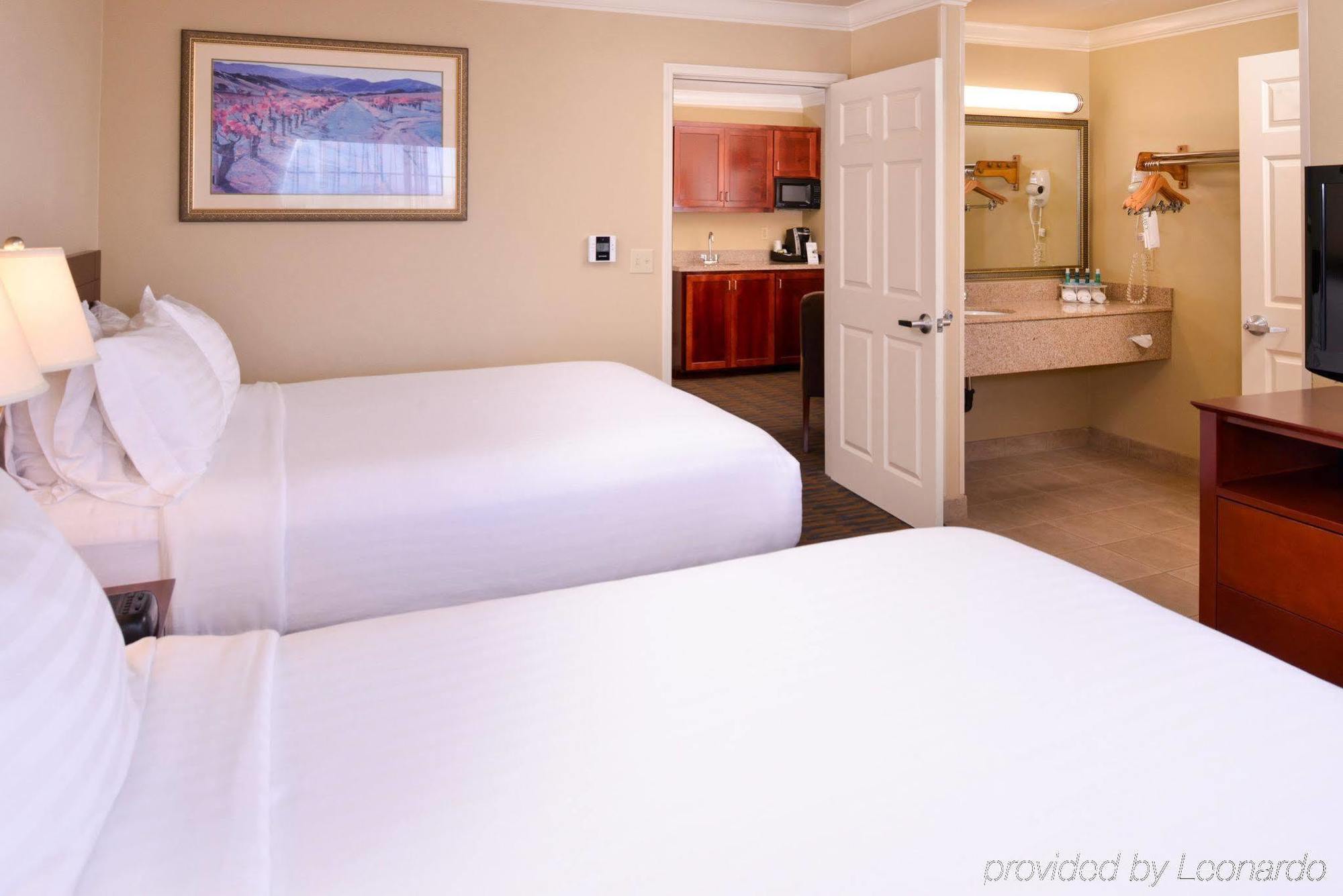 Holiday Inn Express & Suites Watsonville By Ihg Eksteriør billede