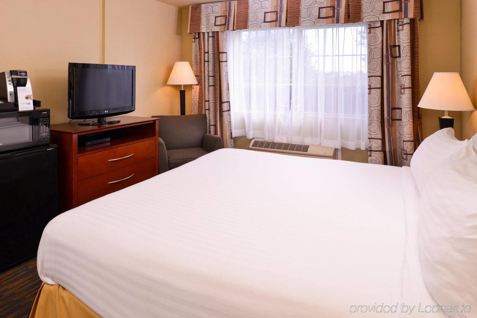 Holiday Inn Express & Suites Watsonville By Ihg Eksteriør billede