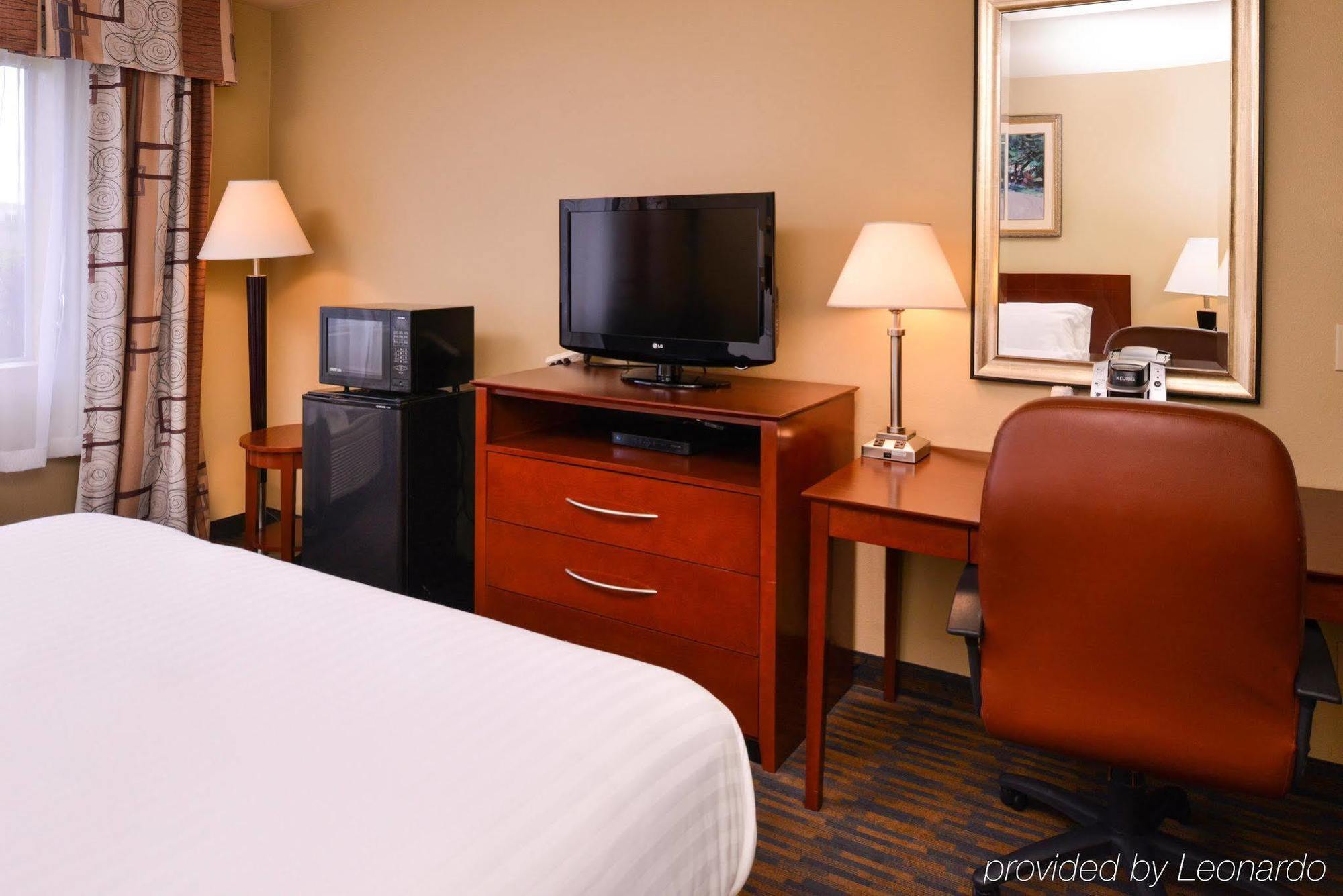 Holiday Inn Express & Suites Watsonville By Ihg Eksteriør billede
