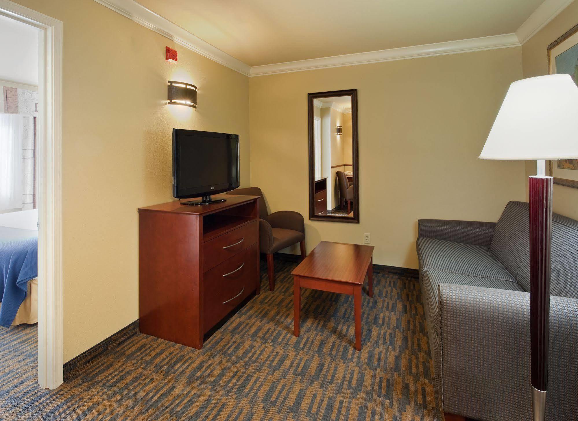 Holiday Inn Express & Suites Watsonville By Ihg Eksteriør billede